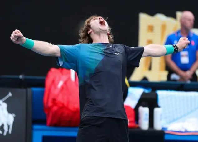 队在进攻端 队在进攻端